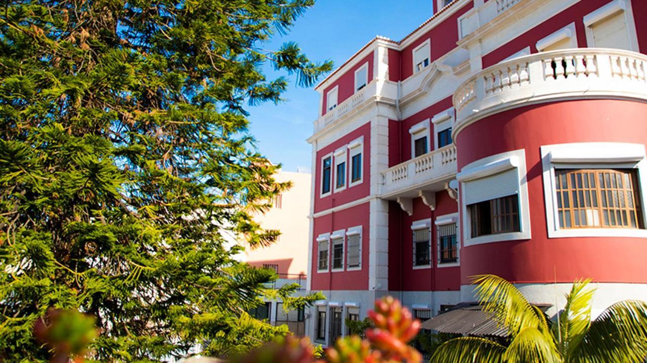 Sant Jordi Hostels Lisbona Esterno foto