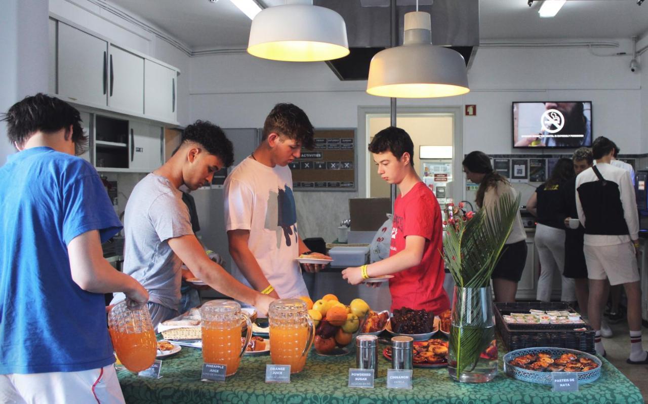 Sant Jordi Hostels Lisbona Esterno foto