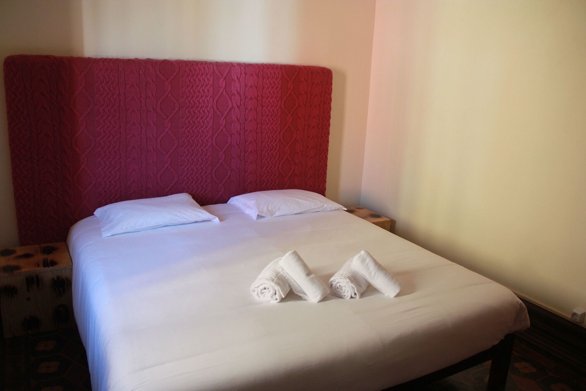 Sant Jordi Hostels Lisbona Esterno foto